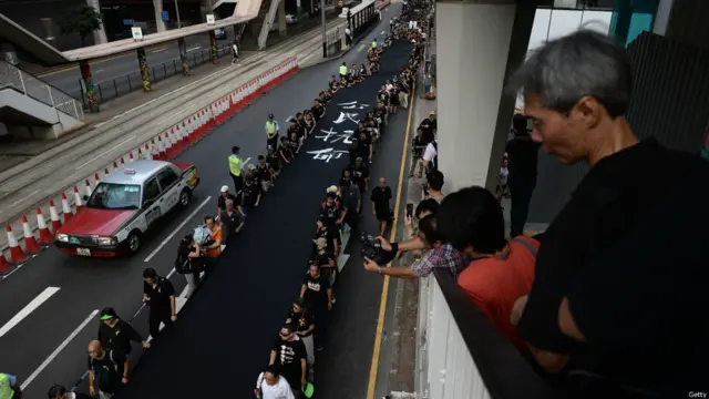 हांगकांग में मताधिकार के लिए प्रदर्शन