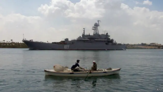 أطلق السيسي مشروعا لحفر قناة السويس الجديدة لدفع عجلة الاقتصاد المصري