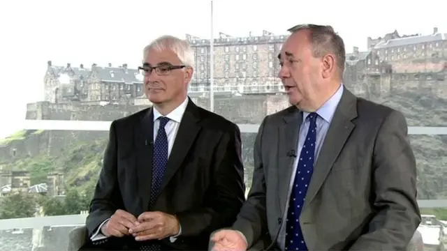 الیکس سیمنڈ اور السٹر ڈارلنگ دونوں اپنی اپنی کمپینز کی کامیابی کے دعوے کر رہے ہیں۔