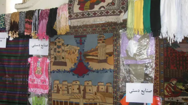 دا په هرات کې دویم دا ډول بازار دی چې د ښځو لپاره ځانګړی شوی او نه یوازې مشتریان بلکې پلورونکې یې هم ښځې دي.