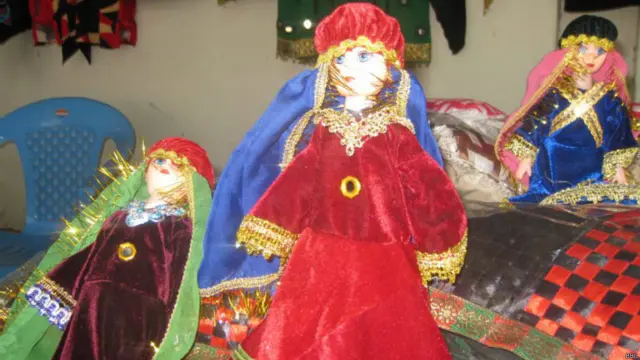 په دغه مارکېټ کې به د پلورنځیو لومړیتوب هغو ښځو ته ورکول کېږي چې د لاسي صنایعو د تولیداتو په برخه کې کار کوي.