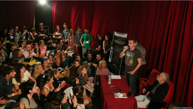 Найбільші зали збирали українські зірки від літератури. У залі, де виступав Сергій Жадан, на підлозі не було вільного місця.