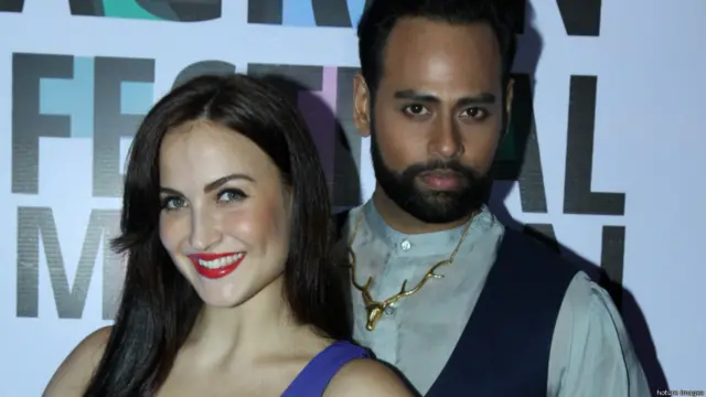 यहां जमी हुस्न की महफ़िल!