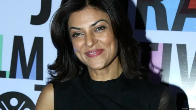 यहां जमी हुस्न की महफ़िल!