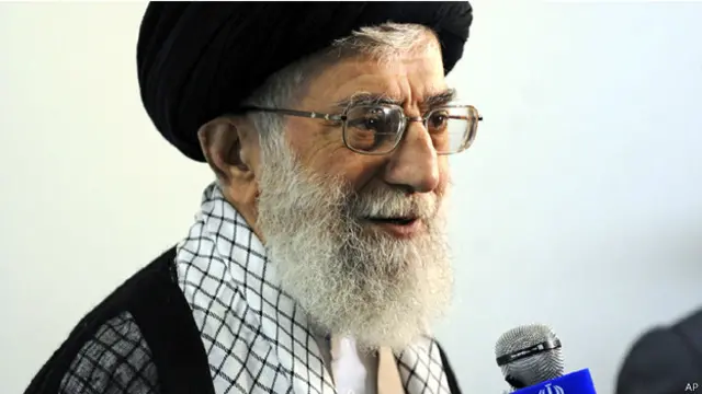 خرج آية الله خامنئي من المستشفى الاثنين