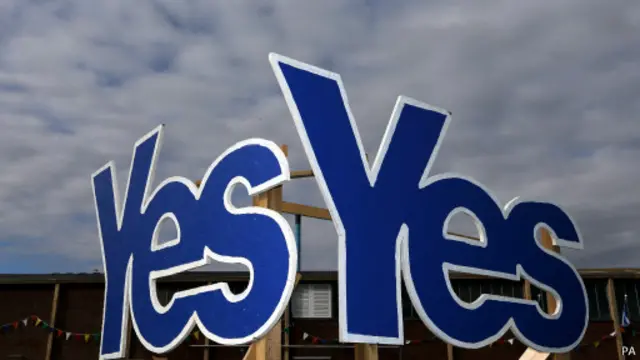 Короткое "Да!" - лозунг сторонников независимости Шотландии