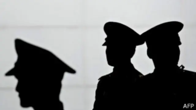 အချင်းများအောင် လုပ်ဆောင်တယ် ဆိုပြီး စာရေးဆရာကို ဖမ်း