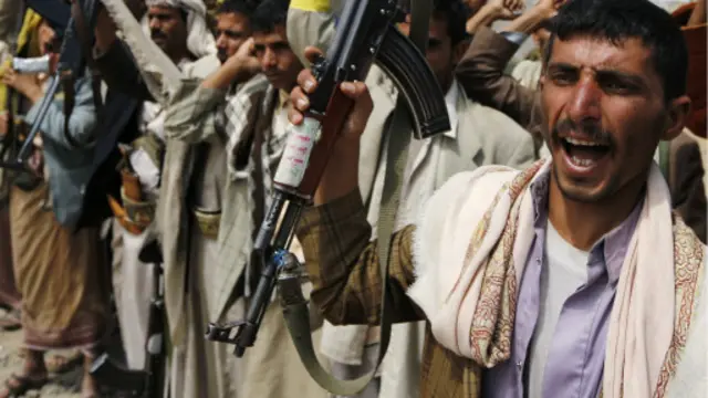 الحوثيون مازالوا يحتجون على قرارات الحكومة الاقتصادية ويطالبون باستقالتها.