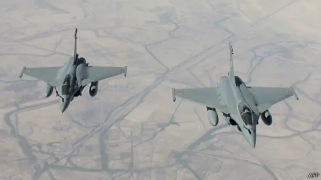 Pesawat tempur AS dan koalisinya terbang di atas wilayah Irak, September lalu.