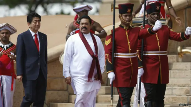 日本首相安倍與斯里蘭卡總統賈帕克薩