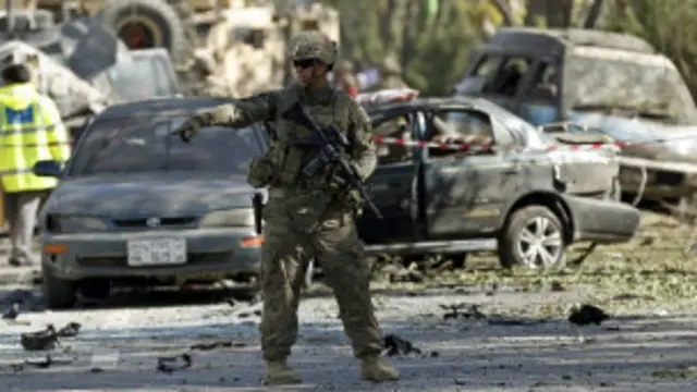 محل انفجار دیروز با سفارت آمریکا و چند مرکز دولتی و دیپلماتیک دیگر فاصله کمی داشت
