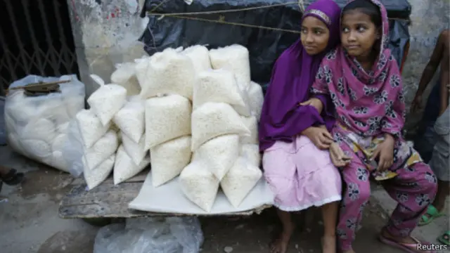 Anak perempuan di Bangladesh