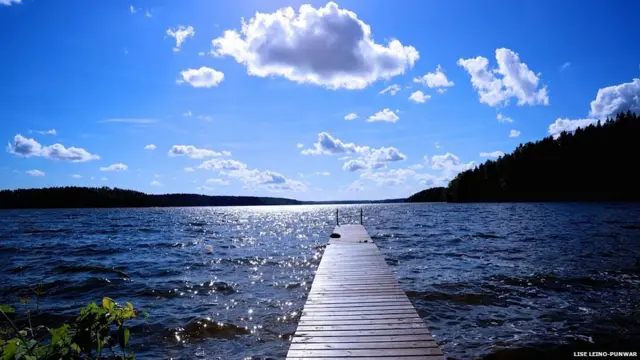 Un lindo día al lado del lago, Finlandia