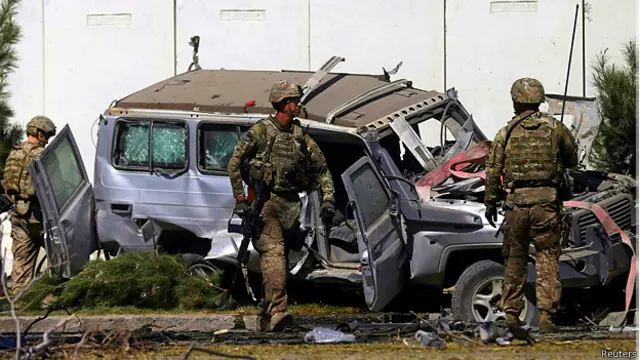 په برید کې د ایتلافي ځواکونو دوه موټر ویجاړ شوي