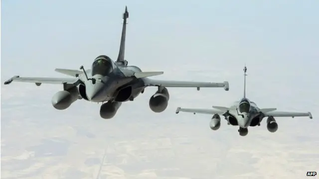 فضائی اور زمینی آپریشن دولت اسلامیہ کے خلاف امریکی حکمت عملی کا حصہ ہوں گے