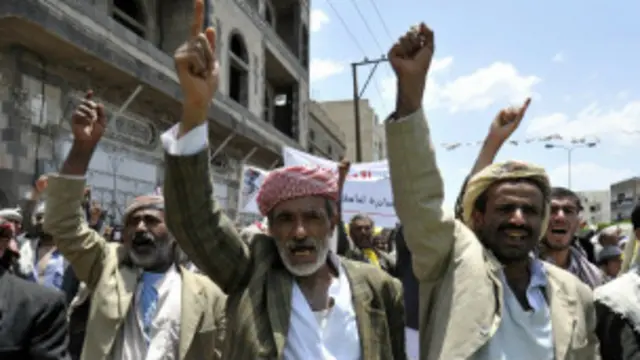 اعتراض حوثی ها ماه قبل در واکنش به اقدام دولت یمن برای حذف یارانه فرآوردههای نفتی آغاز شد و تاکنون ده ها کشته برجای گذاشته است