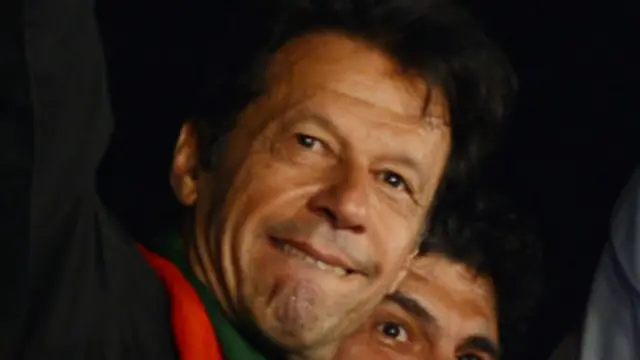 حیدر عباس نے سوال کیا کہ تحریک انصاف ایک نئے پاکستان کی بات کرتی ہے اور اس نے گڈ گورننس کا نعرہ لگایا ہے۔ تو کیا اس نئے پاکستان میں سندھ شامل نہیں ہے؟