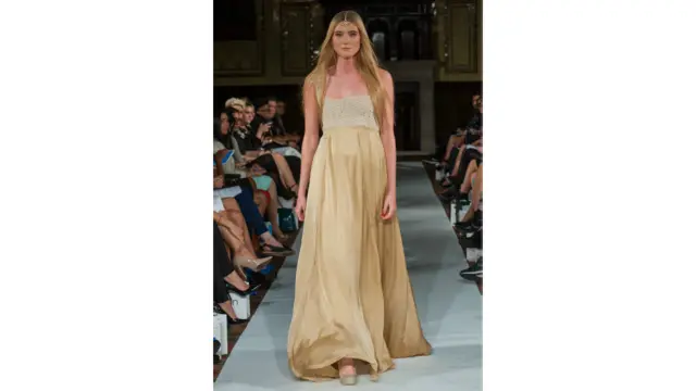 طلایي رنګ یې د ژوند بریالی پړاو انځوروي.