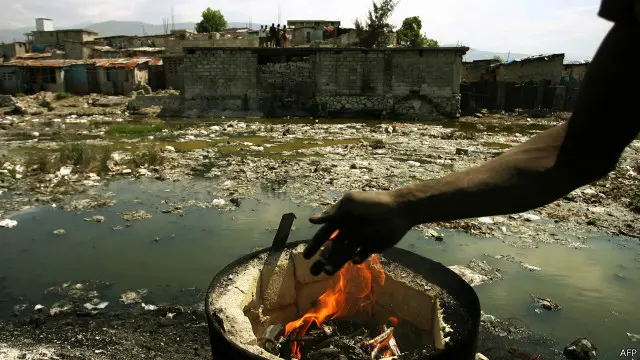 Cité Soleil est l'un des plus grands quartiers populaires de Port-au-Prince, la capitale d'Haïti.