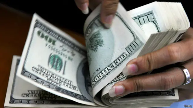 भारत में विदेशी निवेश राजनीतिक दृष्टिकोण से एक संवेदनशील मुद्दा रहा है.