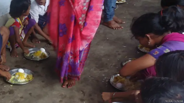 झारखंड में दोपहर का भोजन कार्यक्रम में अंडा देने की योजना