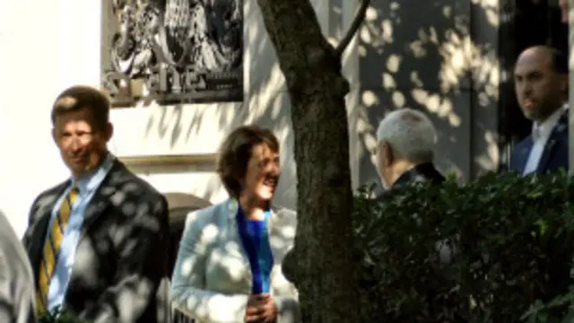 اشتون هنگام ترک منزل سفیر ایران در سازمان ملل