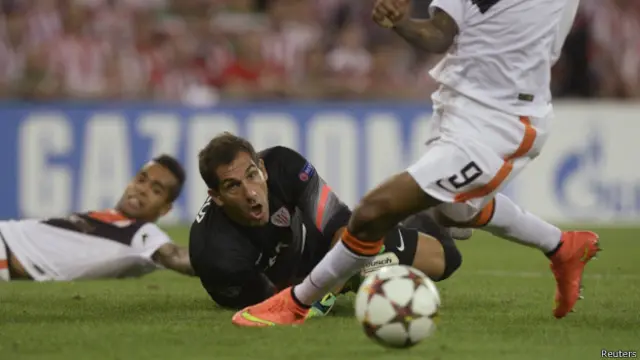 Воротар "Атлетика" Ґорка Ірайоз під час гри, що пройшла на стадіоні в Більбао