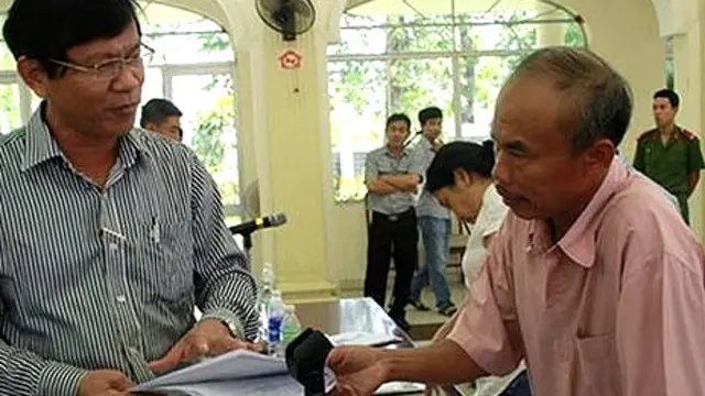 Chính quyền và người dân vẫn giữ lập trường của mình