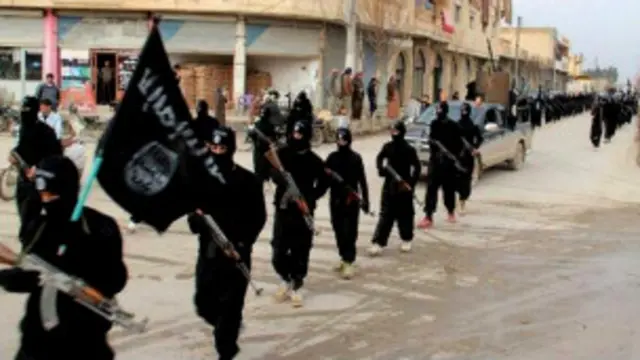 امریکہ کے عراق میں دولتِ اسلامیہ پر فضائی حملے جاری ہیں