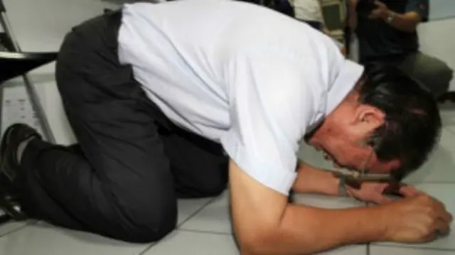 強冠董事長葉文祥曾下跪道歉