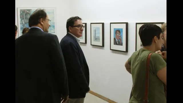 درویش در ایران به عنوان طراح با مجله دنیای سخن نیز همکاری داشته است 