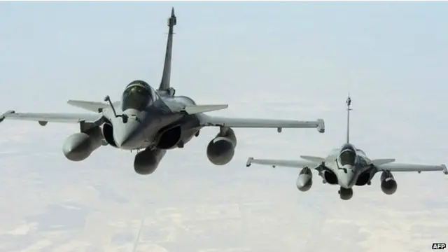 باريس شددت على أنها لن ترسل قوات للقيام بمهام برية في العراق.