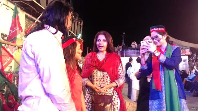 ’شریف خاندان کے پانچ گھرانوں سے اچھے تعلقات ہیں اور ان کے کئی فنکشنز میں ڈی جے کے طور پر کام کیا ہے، اور انہی کی بدولت لاہور کے ماڈل ٹاؤن علاقے کی ایک مارکیٹ کے صدر منتخب ہوئے‘