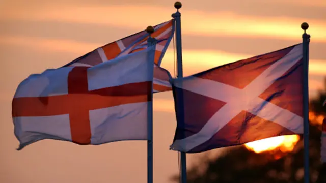 میزان شرکت واجدان حق رای در همه پرسی "بی سابقه" توصیف شده است