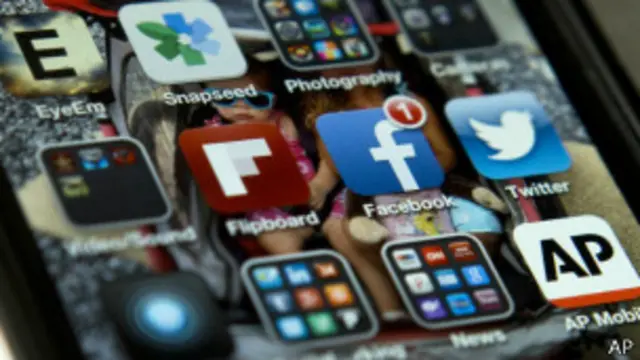 Твиттер и Фейсбук