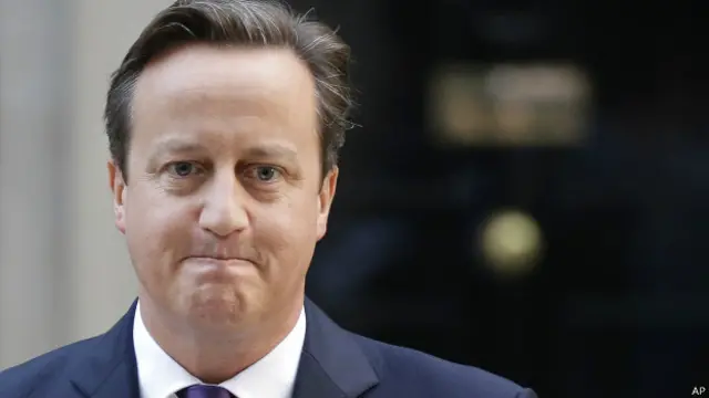 ډیویډ کامیرون یوځل بیا خپلې هغه ژمنې تازه کړې، چې سکاټلنډ ته به د مالیو، لګښت او ټولنیزې هوساینې راوستلو په تړاو لانور واکونه ورکړي.