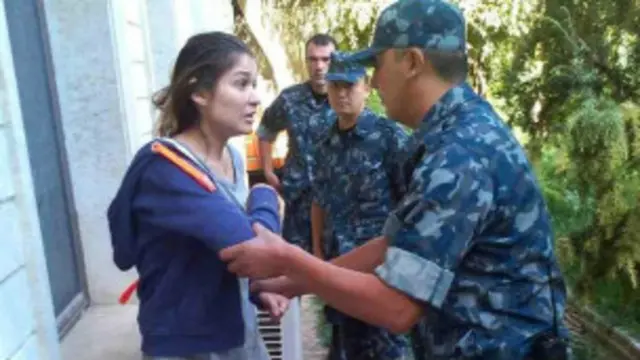 Локсли Раяннинг фаолияти Гулнора Каримовани сиёсий босимларнинг бегуноҳ қурбони дея тақдим қилишга қаратилганди. 