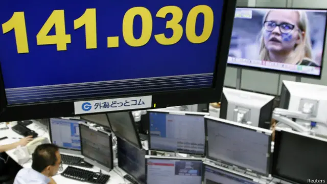 周五上午在蘇格蘭兩個地區率先宣佈開票得出的反對結果後，東京金融市場就開始傾向安心，日經平均指數在東京股市攀升到8個月來的新高