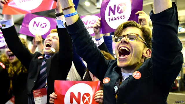 Votantes por el No celebrando