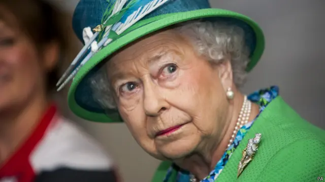 ’کئی ماہ کی بحث، مباحثے اور سوچ کے بعد اب ہم ریفرنڈم کے نتائج جانتے ہیں اور برطانیہ بھر میں ہم سب اس نتیجے کا احترام کریں گے‘