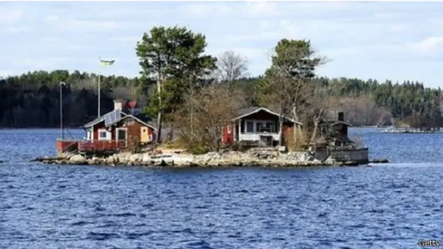 منزل صيفي خاص بوسط جزيرة في استكهولم بالسويد