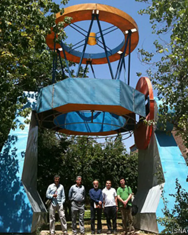 مدل تلسکوپ رصدخانه ملی نصب شده در محل پژوهشگاه دانش‌های بنیادی