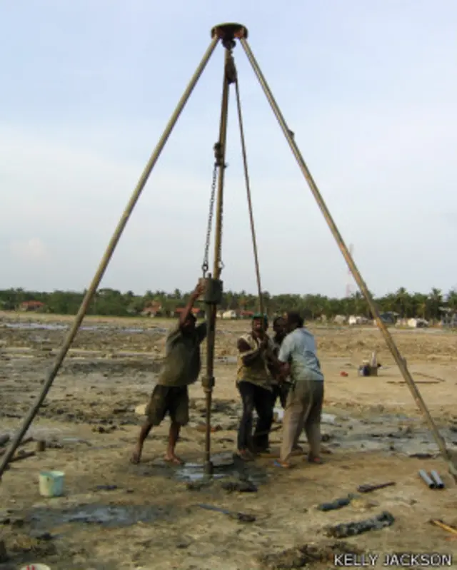 මුහුදු පතුලේ තැන්පත් වී තිබෙන අවසාදිත ලබා ගනිමින්