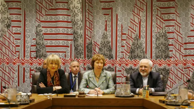 طرفین در نیویورک بر سر توافق جامع هسته‌ای مذاکره می‌کنند