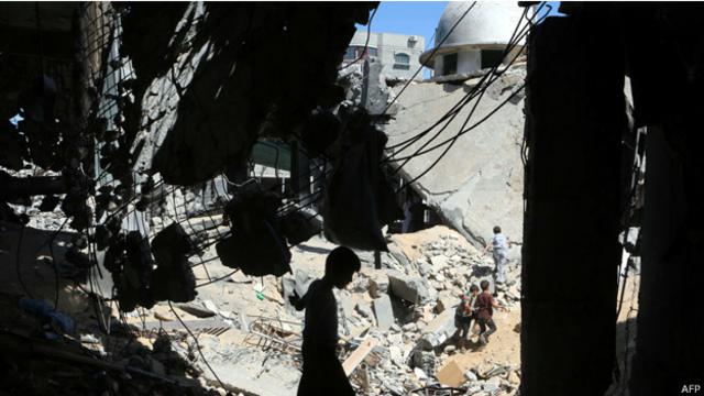 تعرضت غزة لدمار كبير جراء الهجوم الاسرائيلي