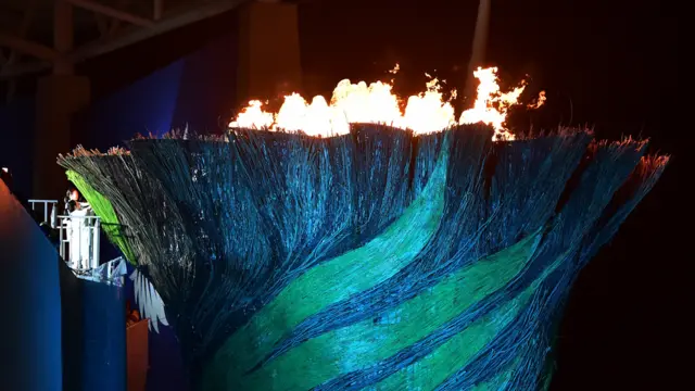 سعودي عربستان یوزانی هېواد دی چې په لوبو کې ښځینه لوبغاړي نه لري.