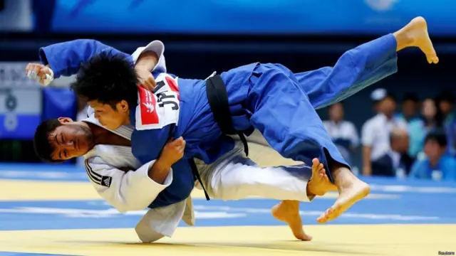 O‘zbekistonlik boshqa bir dzyudochi Sharofiddin Lutfullayev esa, 60 kg. vazn toifasida bronza medali uchun kurashini yaponiyalik raqibiga yutqazib qo‘ydi. 