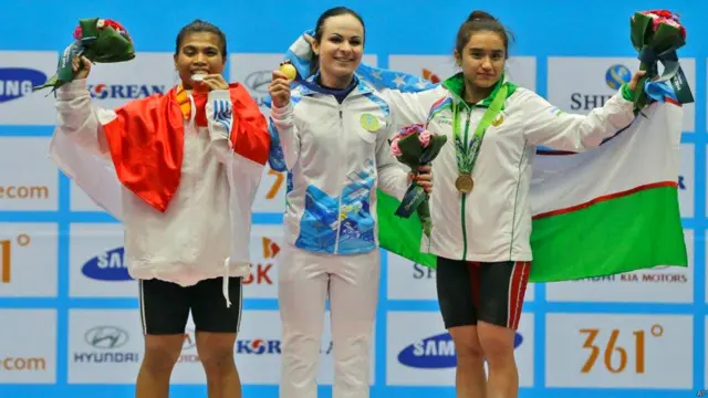 Mahliyo tosh ko‘tarish bellashuvlarida 48 kilogramm vazn toifasida O‘yinlarning bronza medalini qo‘lga kiritdi. 