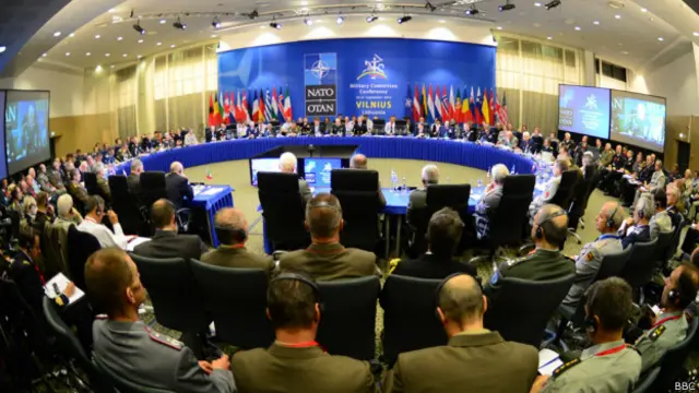 Kesepakatan baru ditandatangani untuk mengatasi kekerasan di Ukraina.