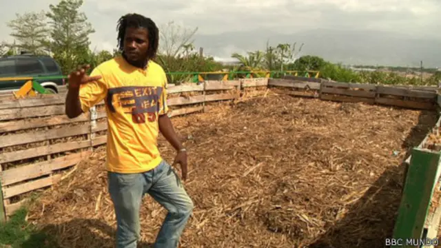 "Es como un círculo: comer, ir al baño y devolvérselo a la naturaleza", dice Jimmy Louis.